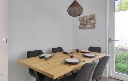 Heinkenszand Casa | 2 Bedroom Gorgeous Home In Heinkenszand