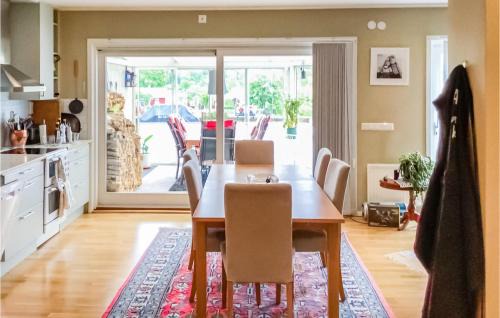 Tomta Casa | 2 Bedroom Gorgeous Home In Hallstavik