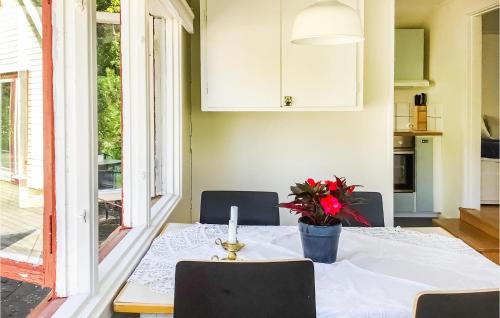 Tomta Casa | 2 Bedroom Gorgeous Home In Hallstavik