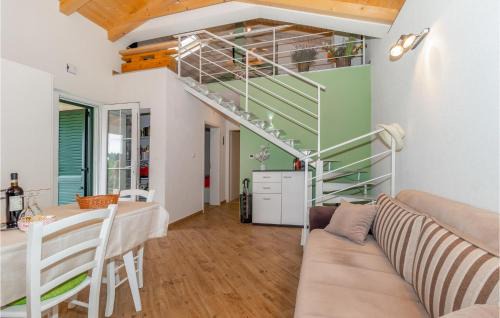 Novi Vinodolski Casa | 2 Bedroom Gorgeous Home In Klenovica