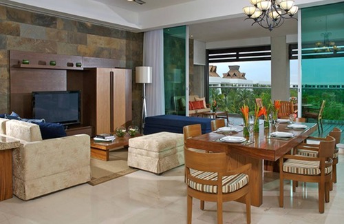 Villa Juarez Complejo | 2 Bedroom Grande Luxxe Master Villa = Luxury at Its Best