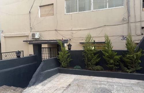 Madaba Apartamento | 2-bedroom Ground floor apartment in marvelous Madaba with, AC, private Parking