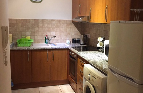 Paphos Apartamento | 2 Bedroom Ground Floor Apartment Close to Shops, Restaurants, Old Town and beach