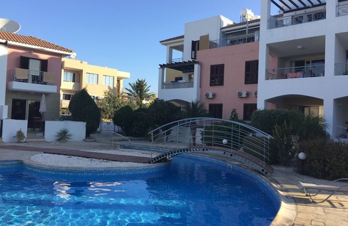 Paphos Apartamento | 2 Bedroom Ground Floor Apartment Close to Shops, Restaurants, Old Town and beach