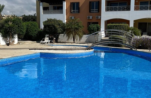 Paphos Apartamento | 2 Bedroom Ground Floor Apartment Close to Shops, Restaurants, Old Town and beach