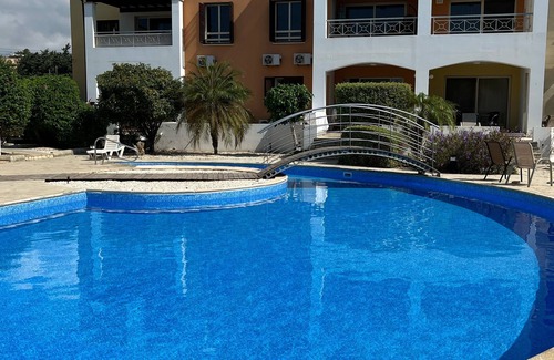 Paphos Apartamento | 2 Bedroom Ground Floor Apartment Close to Shops, Restaurants, Old Town and beach