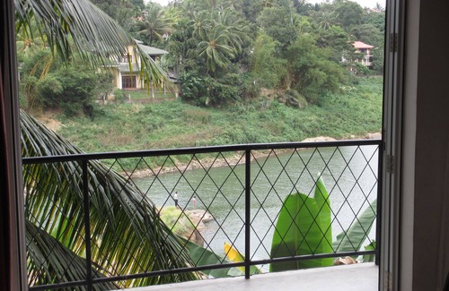 Kandy Apartamento | 2 Bedroom ground floor riverside apartment