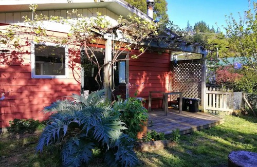 Upper Hutt Casa | 2 bedroom holiday home with outdoor bath & sauna