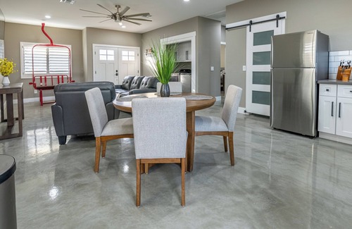 Buckeye Casa | Charming 2-bedroom casita, private backyard with grill, putting green,cornhole
