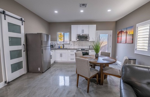 Buckeye Casa | Charming 2-bedroom casita, private backyard with grill, putting green,cornhole