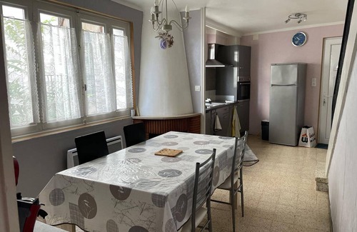 Greoux-les-Bains Casa | Casa en el Centro Histórico / Cerca de Spa Cures.