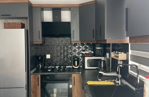 Karaoglanoglu Casa | 2-bedroom house in Karaoğlanoğlu with private pier and walking distance casino