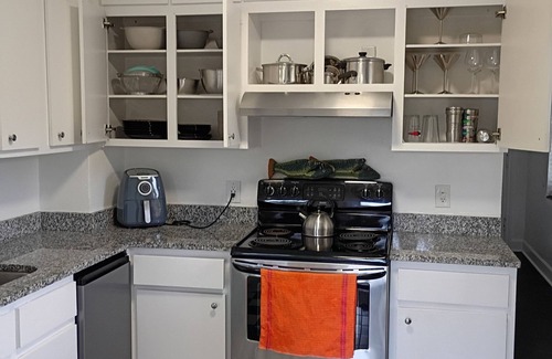 Sun Bay South Casa | 2-bedroom house in South Tampa with WiFi, AC Hammocks bikes and pet friendly!