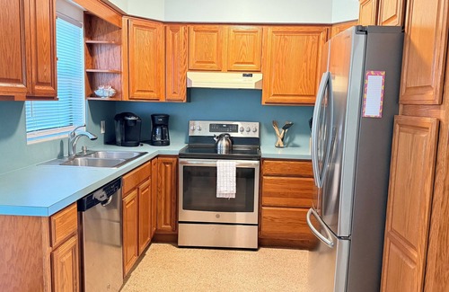 Satellite Beach Casa | 2-bedroom house in Satellite Beach I 4 Min Walk from the Beach