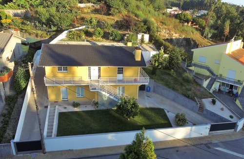 Santa Maria da Feira Casa | Moderna casa amueblada de 2 dormitorios, terraza de 40 m 25 km Oporto
