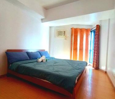Ermita Apartamento | 2 Bedroom in Grand Riviera Suites infront of US Embassy