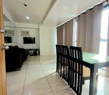 Ermita Apartamento | 2 Bedroom in Grand Riviera Suites infront of US Embassy