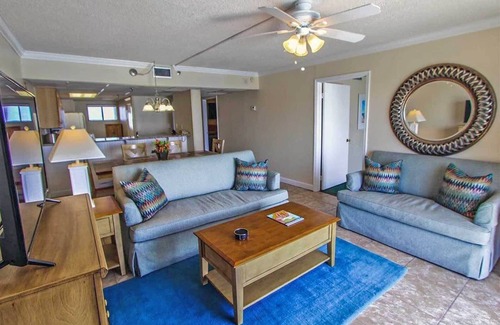 West Panama City Beach Hotel | 2 Bedroom Landmark Holiday Beach Resort - Panama City Beach - Spacious & Family Friendly