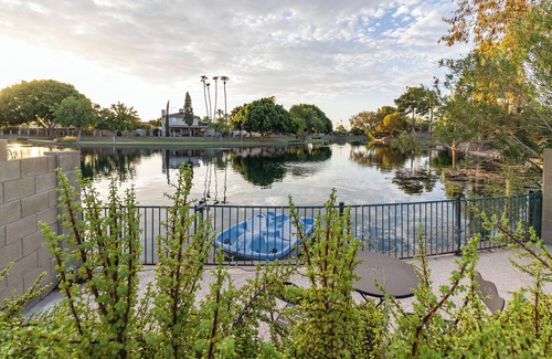 Dobson Ranch Apartamento | 2 Bedroom, living room, kitchenette
