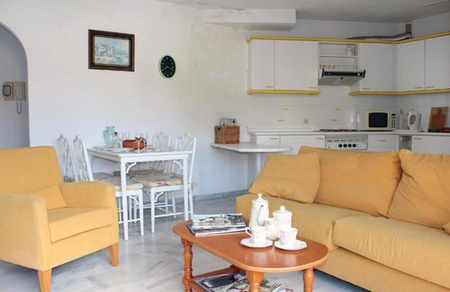 Estepona Apartamento | 2 Bedroom Lovely Apartment In Estepona