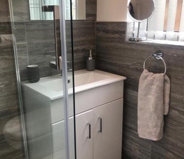 Luton Casa | 2 Bedroom Luton Townhouse