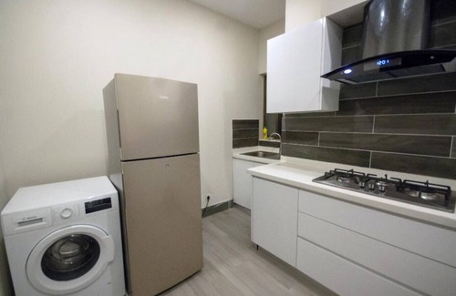 Lahore Apartamento | 2-Bedroom Luxury Apartment - With Balconies and City Views