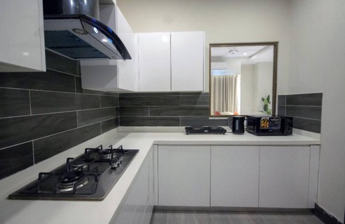 Lahore Apartamento | 2-Bedroom Luxury Apartment - With Balconies and City Views