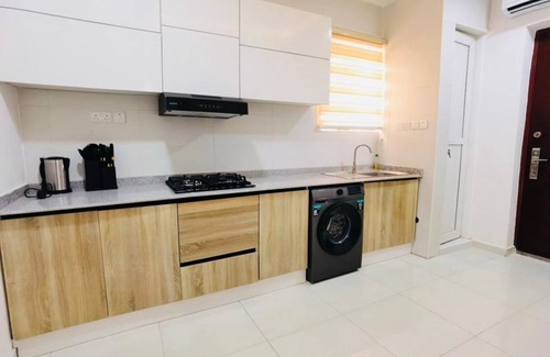 Ikoyi Apartamento | 2 BR Luxury Apartment w/Pool, Free WIfI, City View, Serene & Secure environment.