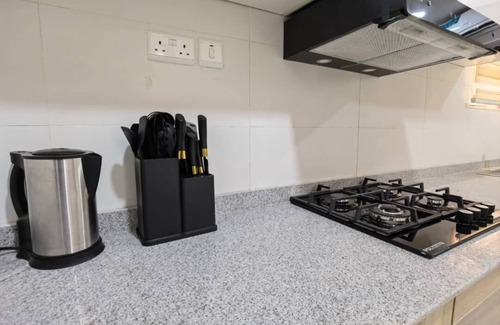 Ikoyi Apartamento | 2 BR Luxury Apartment w/Pool, Free WIfI, City View, Serene & Secure environment.