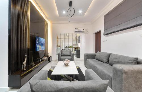 Ogombo Apartamento | 2 bedroom Luxury Shortlet Apartment in Osapa London, Lekki