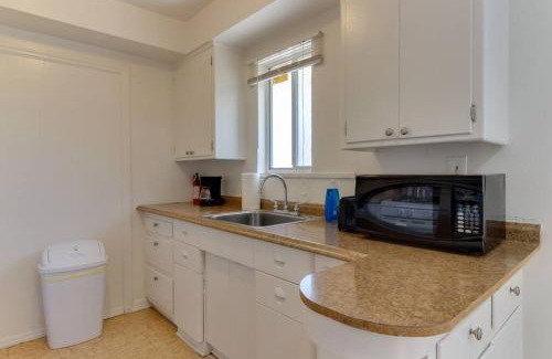 Rampart Village Casa | 2 Bedroom Mid-Wilshire Charmer close to Downtown