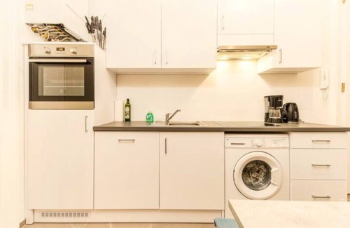 Favoriten Condominio | 2 Bedroom near metro+Perfect for long term stay