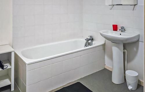 Le Pellerin Apartamento | 2 Bedroom Nice Apartment In Le Pellerin