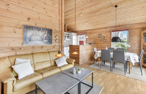 Falen Casa | Preciosa casa en Hemmet con cocina