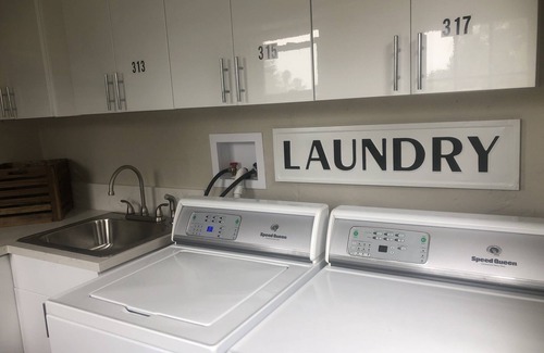 Ventura Apartamento | Retiro tranquilo de 2 dormitorios en Ventura Beach Town Hillside