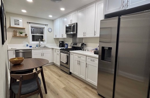 Ventura Apartamento | Retiro tranquilo de 2 dormitorios en Ventura Beach Town Hillside