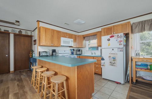 Avon Casa | 2 Bedroom pet friendly canalfront home in Avon