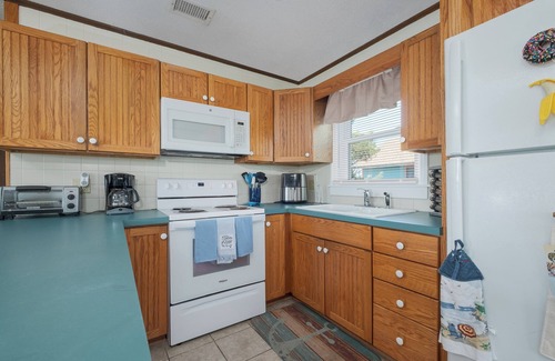 Avon Casa | 2 Bedroom pet friendly canalfront home in Avon