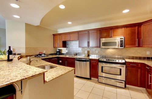 Destin Complejo | 2 Bedroom, Pool View, at Destin Beach, Emerald Grande