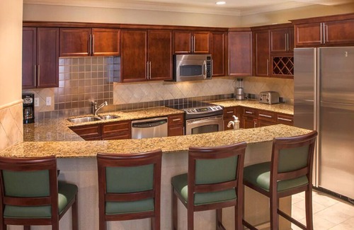 Destin Complejo | 2 Bedroom, Pool View, at Destin Beach, Emerald Grande