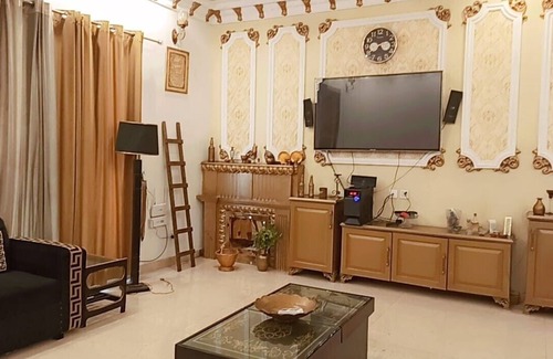 Lahore Apartamento | 2 Bedroom Private Apartment in a Luxurious house in Posh area. Close to Airport