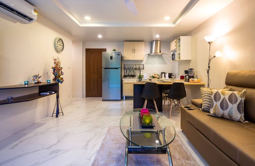 Wichit Apartamento | 2 Bedroom Private Pool Apartment on Secluded Beach