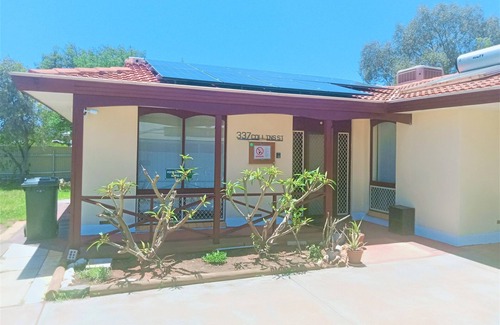 West Lamington Casa | 2 Bedroom residential house in peaceful location in heart of city