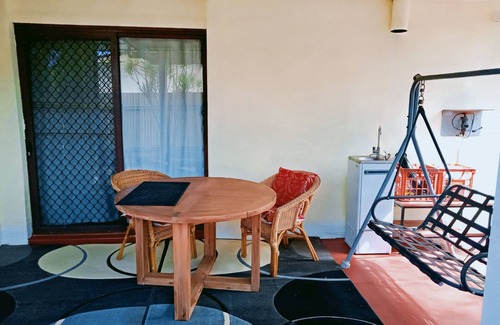 West Lamington Casa | 2 Bedroom residential house in peaceful location in heart of city