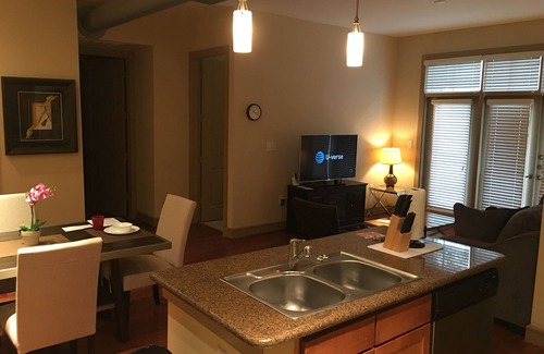 Houston Apartamento | 2 Bedroom - Residential Apartment - 2660 Augusta Dr, Houston, TX 77057