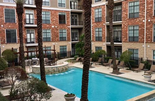 Houston Apartamento | 2 Bedroom - Residential Apartment - 2660 Augusta Dr, Houston, TX 77057