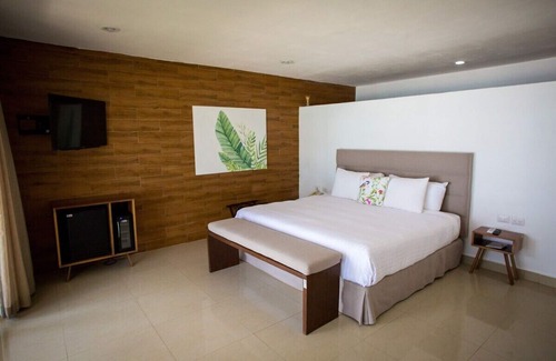Villa Juarez Complejo | 2-bedroom resort in fabulous Playa del Carmen with fitness room, AC