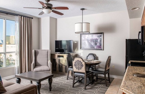 Las Vegas Complejo | 2 bedroom resort near the strip!