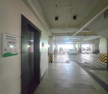 Taguig Apartamento | 2 bedroom resort type free parking Wifi Netflix