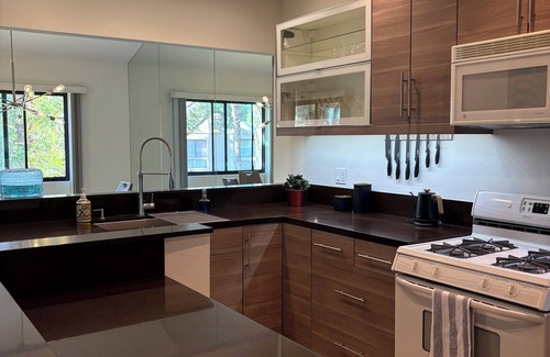 Cathedral City Condominio | 2-bedroom Resort Style Condo in charming Cathedral City